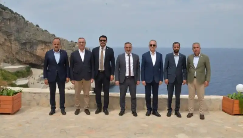 Bakan Yardımcısı Yazgı, Kara Mağara'da İncelemelerde Bulundu