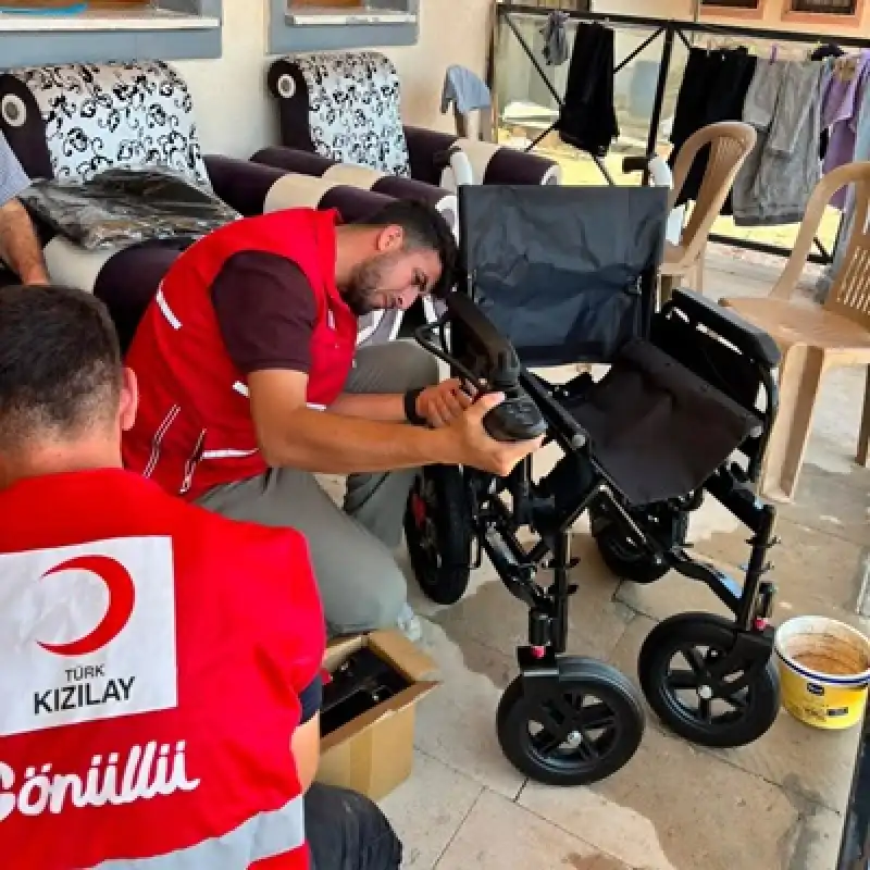 Engelsiz Kızılay Hatay Ekiplerinden Hane Ziyaretleri: Her Şeyin Başı İnsan
