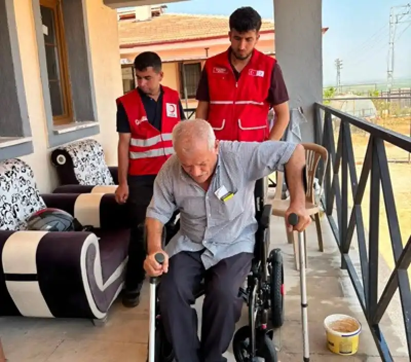Engelsiz Kızılay Hatay Ekiplerinden Hane Ziyaretleri: Her Şeyin Başı İnsan