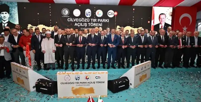 Cilvegözü Sınır Kapısı’nda 1200 Tır Kapasiteli Park Hizmete Açıldı
