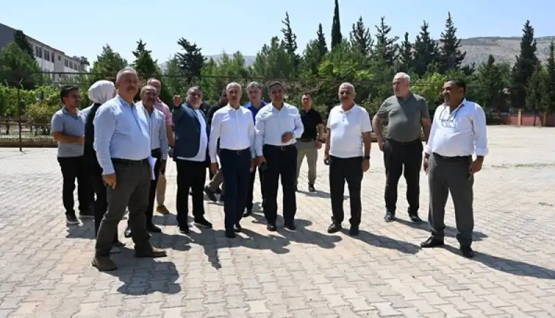 Kütüphane Için Belirlenen Alanı Rektör Prof. Dr. Veysel Eren Inceledi