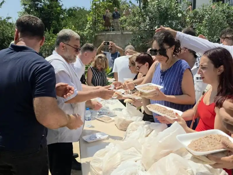 Meryem Ana Kilisesi’nde Bayram Coşkusu: Birlik Ve Beraberlik Mesajı Verildi