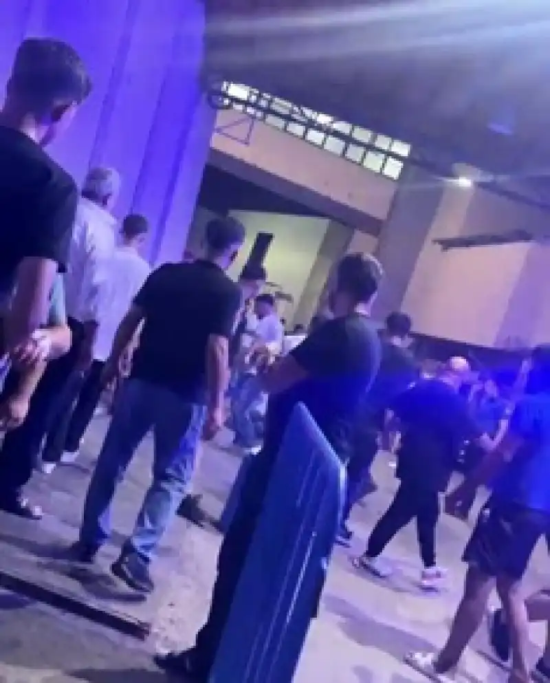 Hastane Önünde Tekme Tokat Kavga!