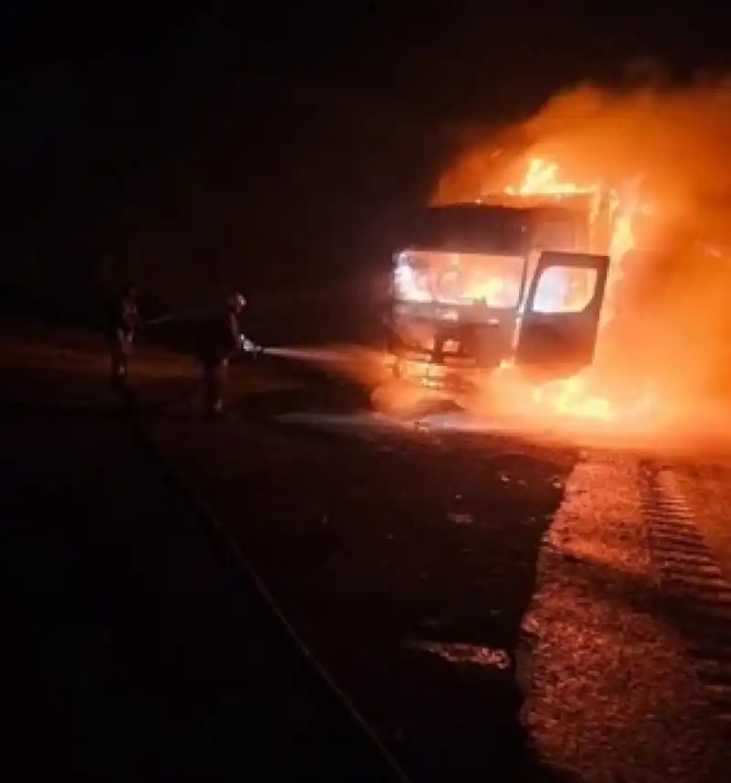 Belen’de Seyir Halindeki TIR’da Yangın Paniği