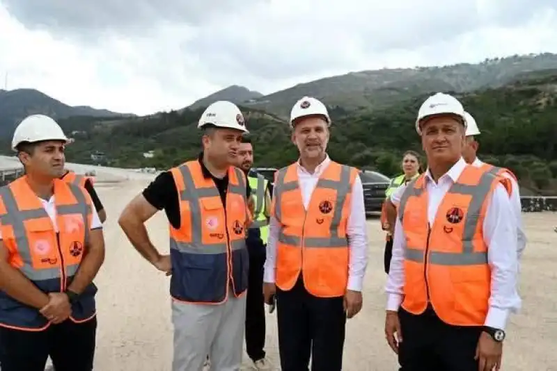 Belen’de Dev Otoyol Projesi İçin Şantiyede İnceleme