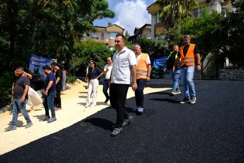 Defne’de Bir Ilk: Başkan Özgün 300 Kilometrelik Rekor Asfalt Hedefini Başlattı