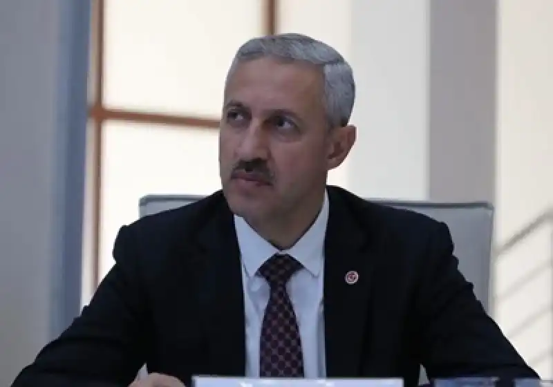 MKÜ Ailesine Katılan Öğrencilere Rektör Eren’den “Hoş Geldiniz” Mesajı