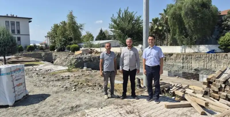 Erzin’e İki Yeni Hizmet Binası İçin İlk Kazma Vuruldu