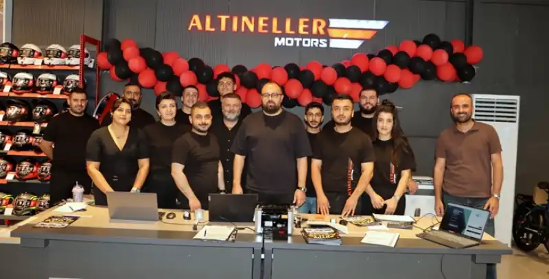 Altıneller Motors’un Açılışı Alışveriş Şenliğine Dönüştü