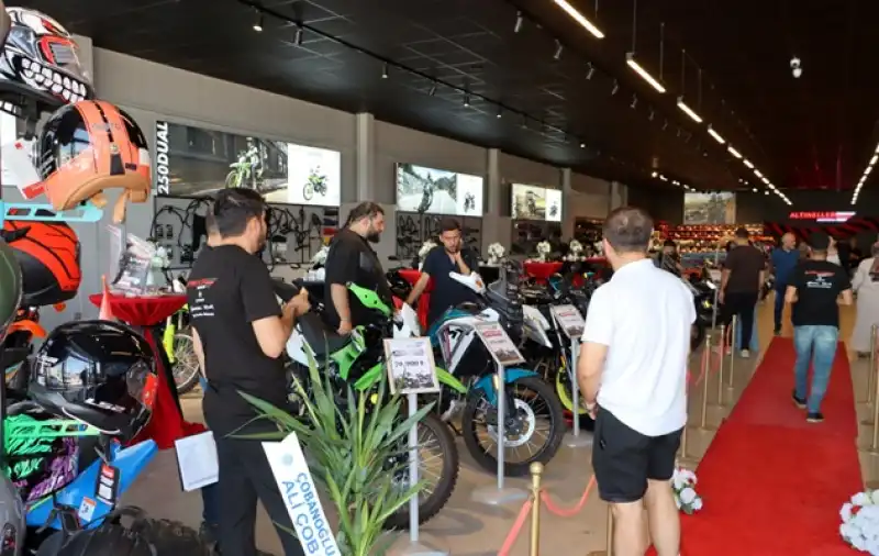 Altıneller Motors’un Açılışı Alışveriş Şenliğine Dönüştü