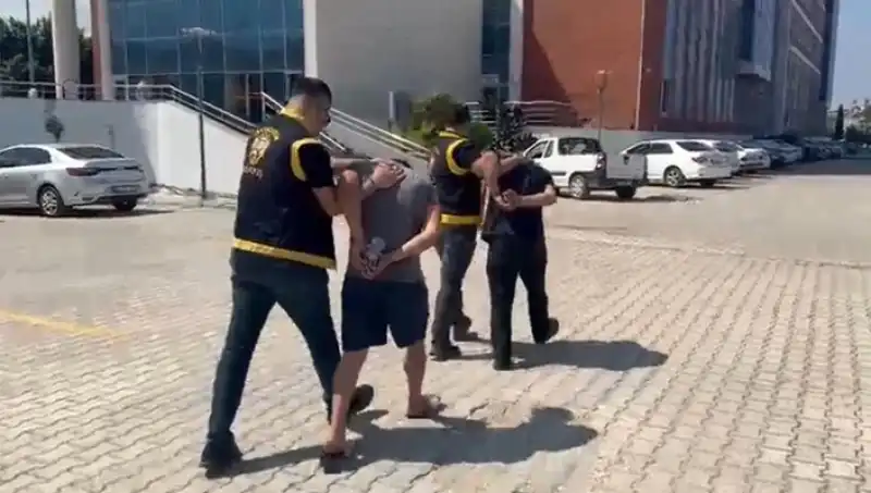 Boşaltılan Konteynerlerden Hırsızlık: 2 Şüpheli Tutuklandı