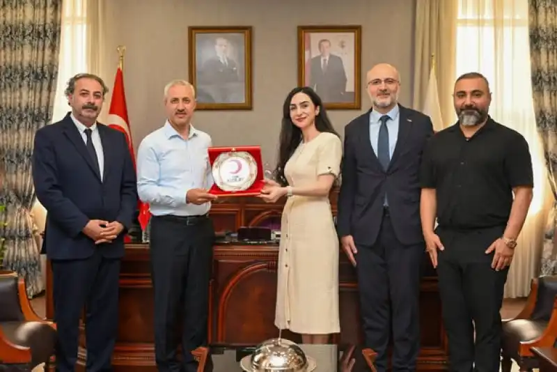 HMKÜ’ye Kızılay'dan Teşekkür Ziyareti