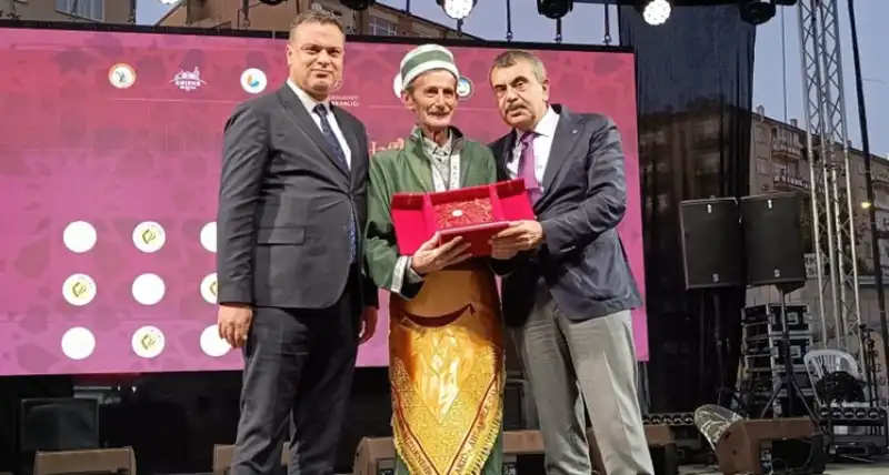 Mustafa Gürler’in Tezgâhında Geleneksel Ustalık Yaşıyor