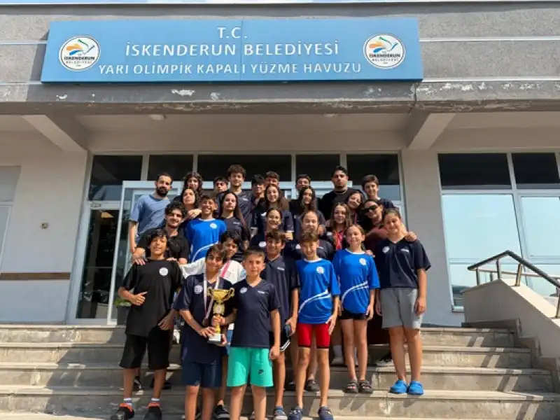 Antakya Belediyesi Yüzme Sporcuları, 30 Ağustos Zafer Bayramı Yüzme Müsabakalarına Damga Vurdu