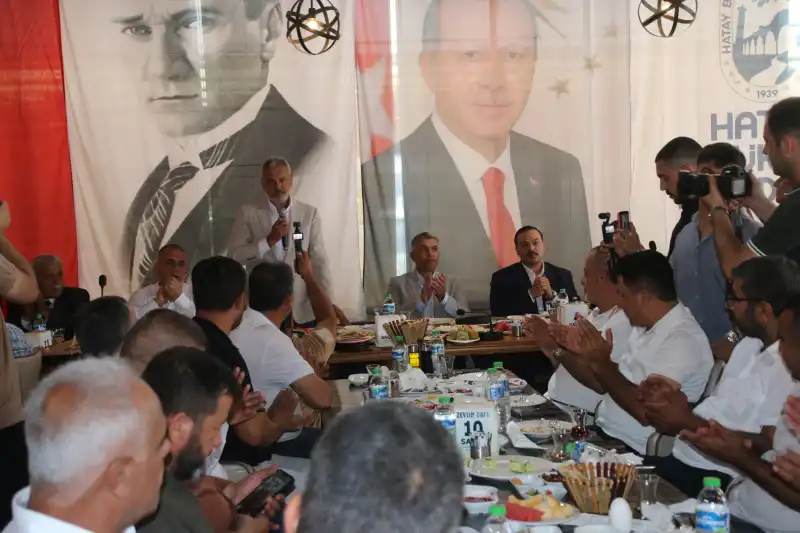 Başkan Öntürk Altınözü’ne Yapılan Hizmetleri Muhtarlara Anlattı