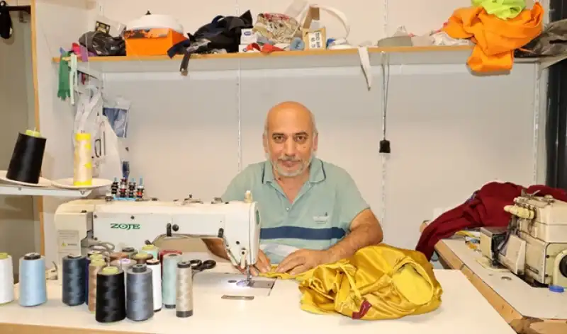 - Kanser Teşhisine Rağmen Terzilik Mesleğini Sürdürüyor