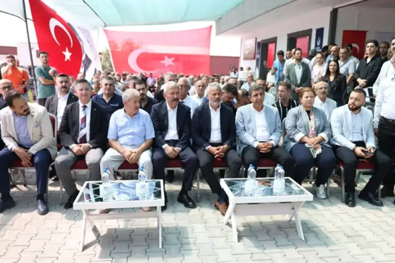 Başkan Öntürk, 3 Farklı Ilçede Yaptığı Toplantılarda Muhtarlarla Bir Araya Geldi