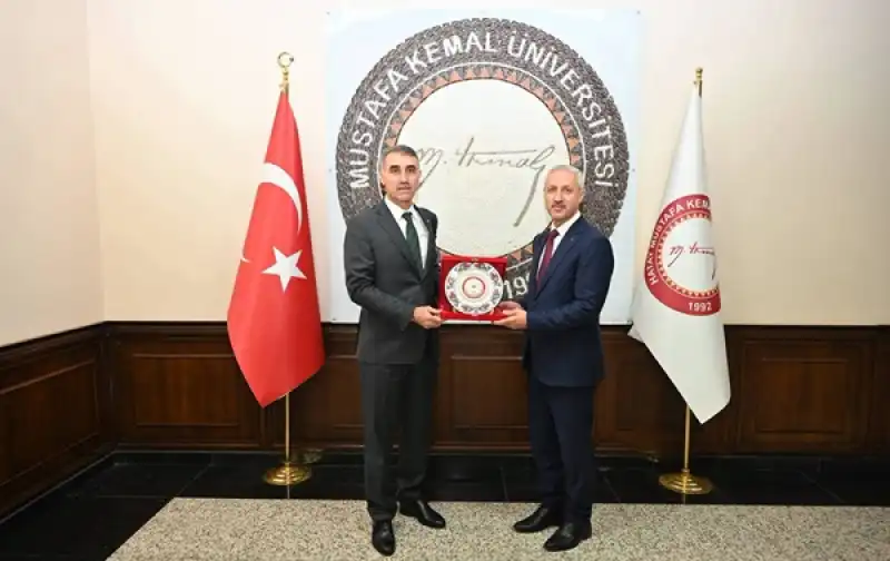 Mutta: “MKÜ’nün Başarısı, Rektör Eren Ve Ekibinin Gayretlerinin Sonucudur”