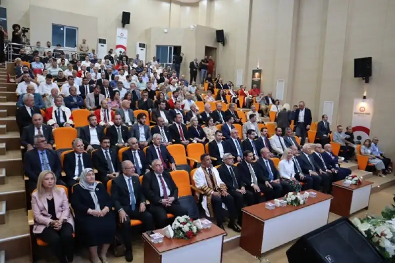 Tosyalı Holding Yönetim Kurulu Başkanı Fuat Tosyalı'ya, İSTE'den Fahri Doktora Unvanı;