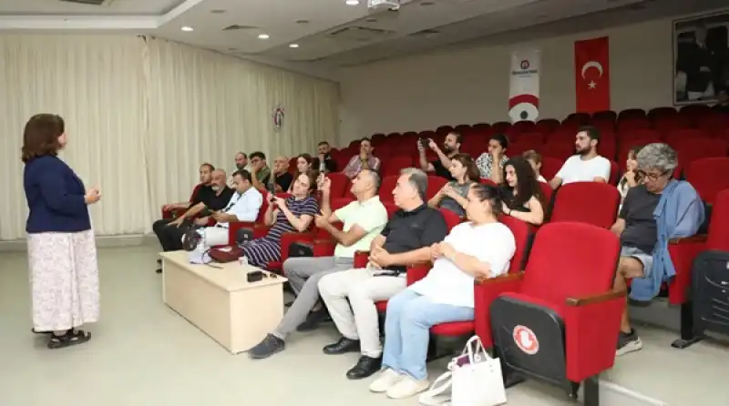 İSTE'de Yapay Zekânın Gazetecilik Ve Medya Alanındaki Etkileri
