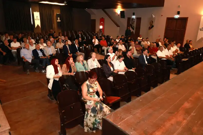 Başkan Öntürk, Atatürk Caddesi Esnafıyla Istişare Toplantısında Buluştu