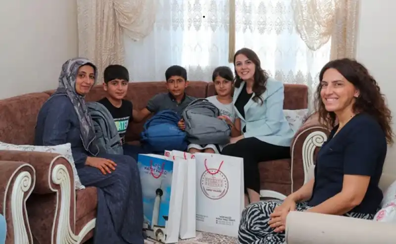 Esra Masatlı, Çocukların Sevincine Sarıldı!
