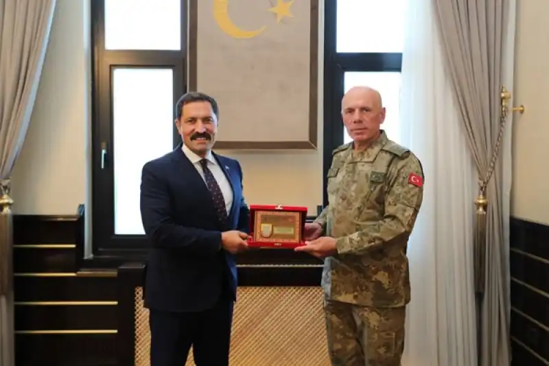Korgeneral Ahmet Kurumahmut, Beraberindeki Heyetle Birlikte Hatay Valisi Mustafa Masatlı’yı Makamında Ziyaret Etti.