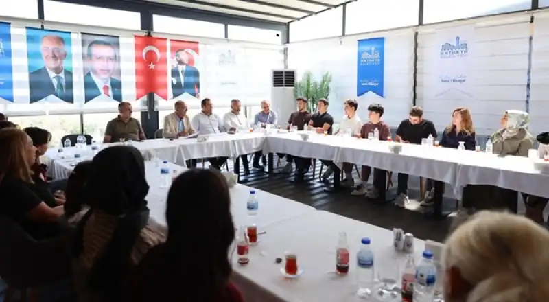 Başkan Yapar, YKS’de Derece Elde Eden öğrencilerle Bir Araya Geldi