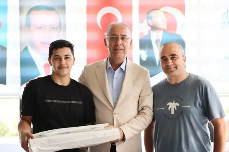 Başkan Yapar, YKS’de Derece Elde Eden öğrencilerle Bir Araya Geldi