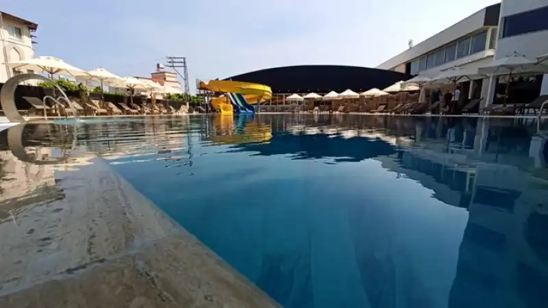 Arsuz’a Yeni Otel Yatırımı: Gold Sandora Kapılarını Açtı