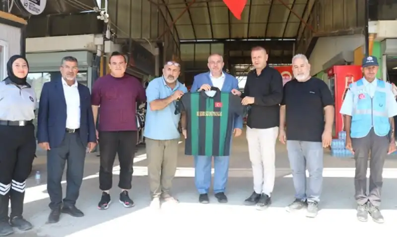 Milletvekili Çalışkan’a Anı Forması Takdim Edildi