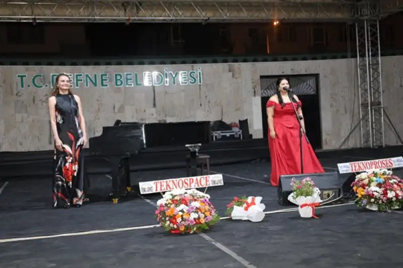 Operanın Seçkin örnekleri Amfi Tiyatro’da çınladı