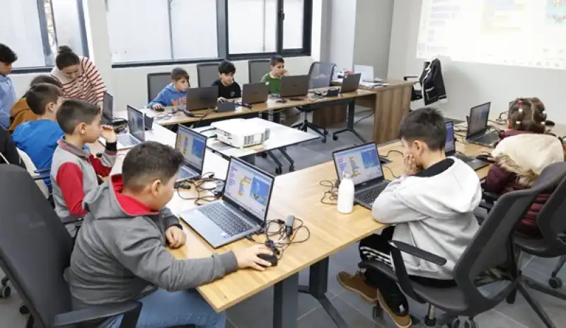 HBB Bilim Merkezi Yeni öğrencilerini Bekliyor