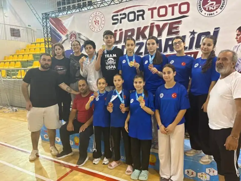 Karate Takımı Sporcuları Başarılarıyla Gururlandırıyor