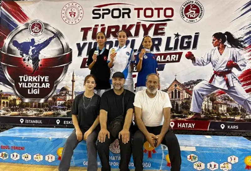 Karate Takımı Sporcuları Başarılarıyla Gururlandırıyor