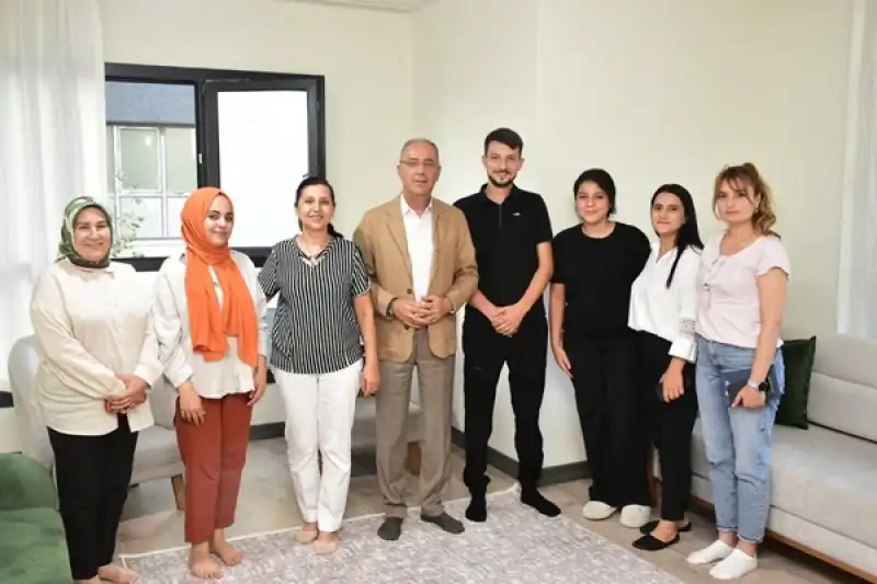 Başkan Yapar, Evlerine Kavuşan Aileleri Ziyaret Etti
