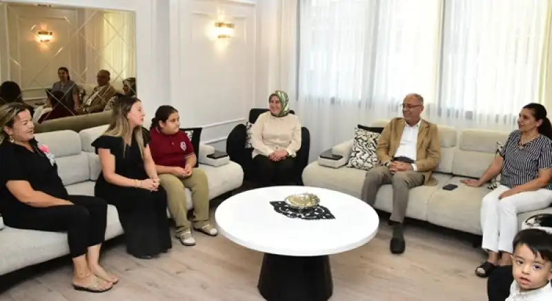 Başkan Yapar, Evlerine Kavuşan Aileleri Ziyaret Etti