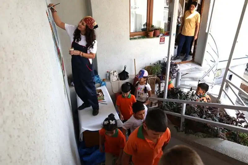 HBB Ile Okullar Rengârenk Oluyor