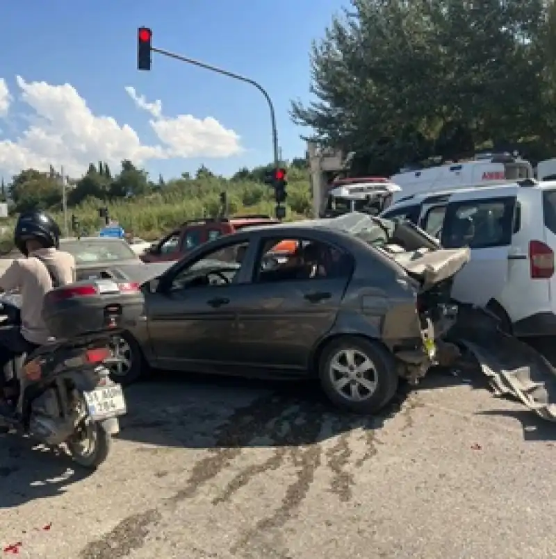 Antakya Çevreyolunda Zincirleme Kaza!