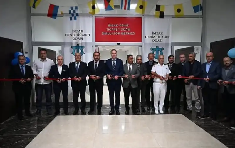 İSTE’ye Köprü üstü, Makine Dairesi Ve GMDSS Simülatörü