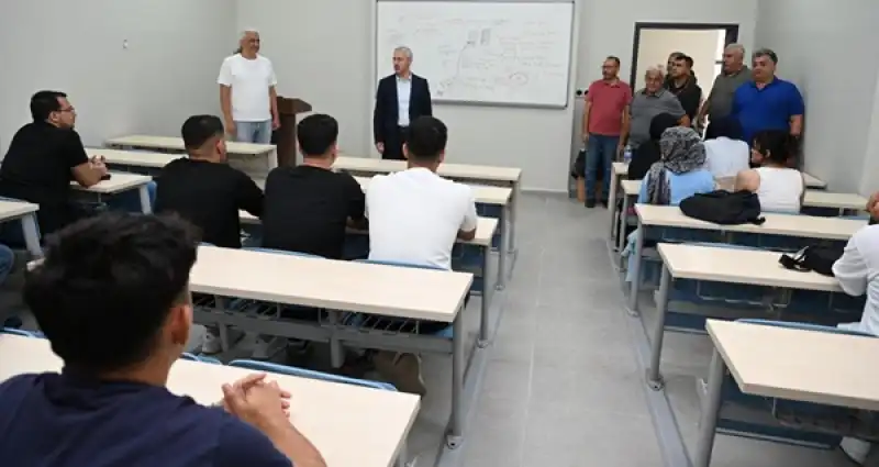 Rektör Prof. Dr. Veysel Eren Hassa Meslek Yüksekokulunu Ziyaret Etti