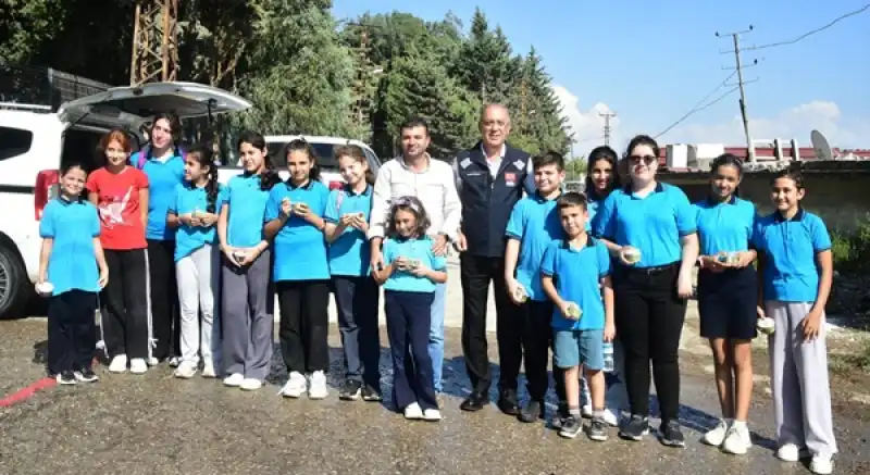 Başkan Yapar’dan Saha çalışanlarına Ve öğrencilere Jest