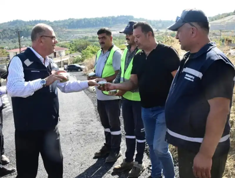 Başkan Yapar’dan Saha çalışanlarına Ve öğrencilere Jest