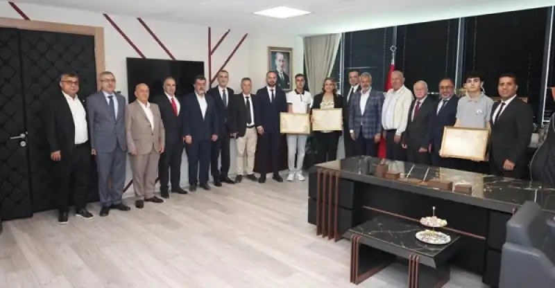 Yılmaz’dan Başkan Öntürk’e Ahilik Kaftanı