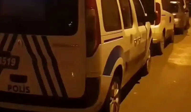 Duvarlar Çatladı, Esnaf Sokağa Çıktı