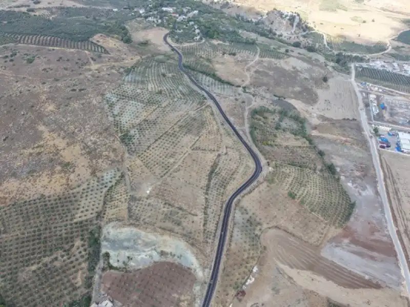 HBB, Kırıkhan Alaybeyli’nin Yolunu Asfaltladı