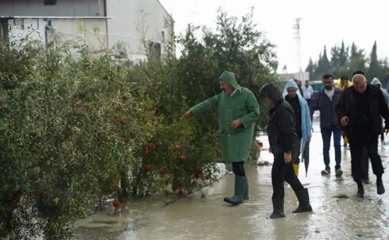 Arsuz’da Yağmur Ve Dolu Hayatı Saatler Içinde Felç Etti.