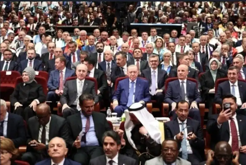 İSTE Rektörü Duruel, 2026-2027 Akademik Yılı Açılış Töreni’ne Katıldı