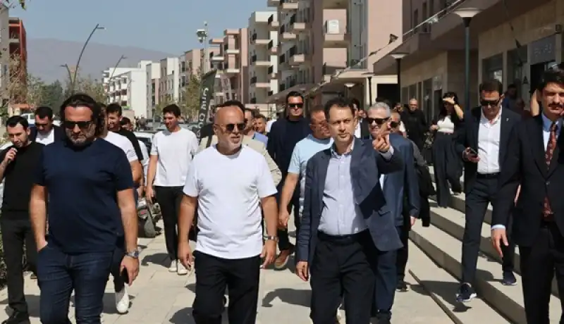 Atatürk Caddesi Mülk Sahibi Ve Esnaflarıyla Istişare Toplantısı Gerçekleştirildi