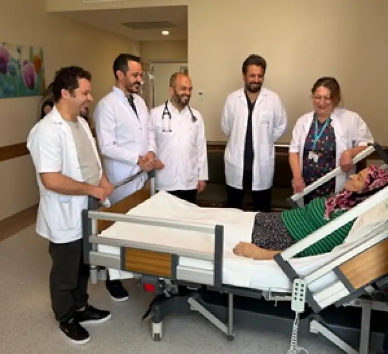 Hastaneleri Dolaştı, Karnındaki 10 Kiloluk Kitle Reyhanlı’da çıkarıldı